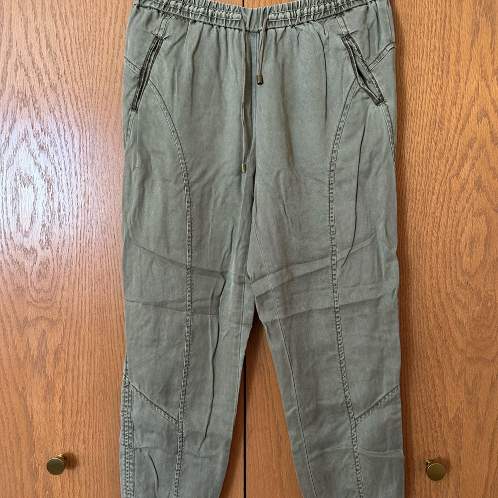 Anthropologie Stylish Khaki Cropped Pants for Women